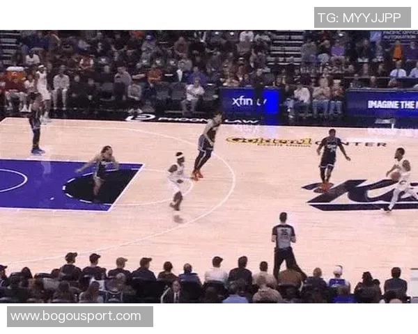 米切尔半场状态未热身9投仅3中三分1中3仅得8分助攻表现平平