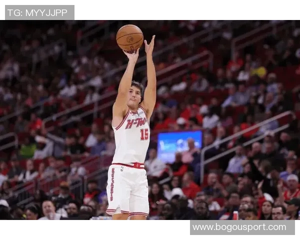 谢泼德赞阿门后场搭档能力出众攻筐威胁吸引防守注意力