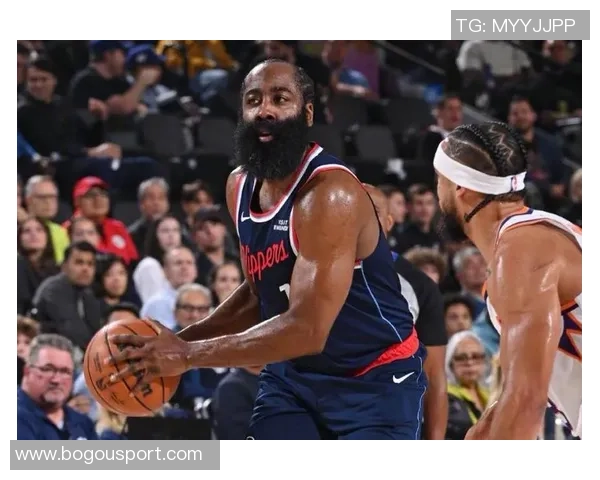 半场战报哈登火力全开贡献20分小卡紧随其后快船领先勇士3分